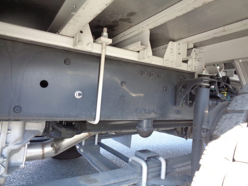 日産UD 大型トラック ウィングエアサスハイルーフ 画像