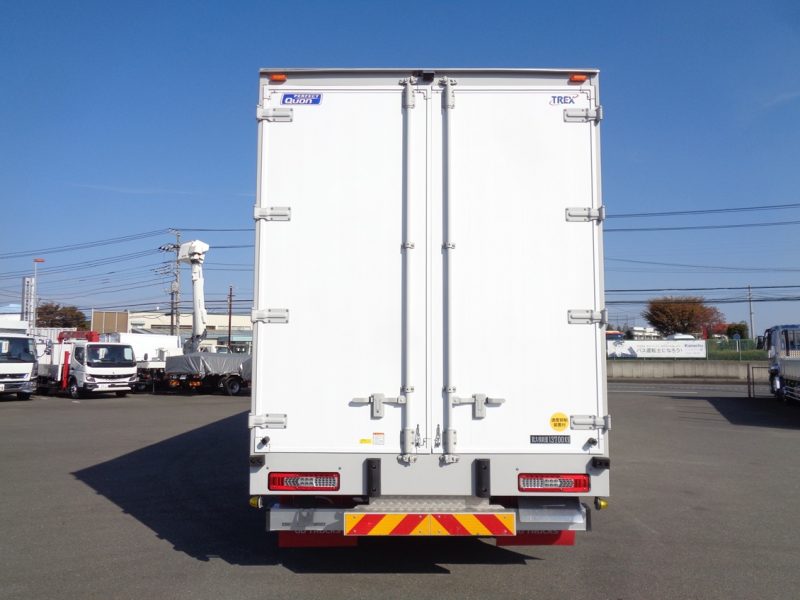 日産UD 大型トラック ウィングエアサスハイルーフ 画像