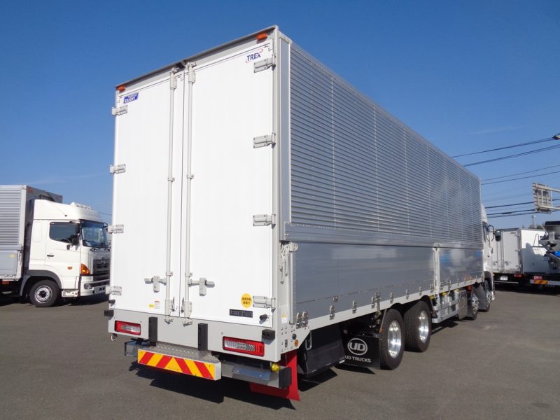 日産UD 大型トラック ウィングエアサスハイルーフ 画像