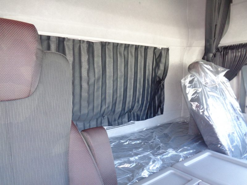 日産UD 大型トラック ウィングエアサスハイルーフ 画像