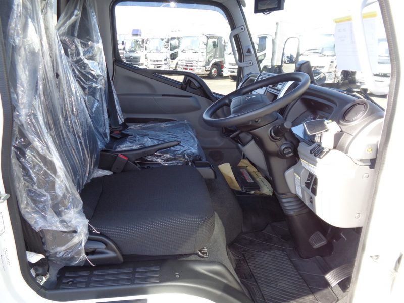 三菱 小型トラック 冷凍車低温 画像