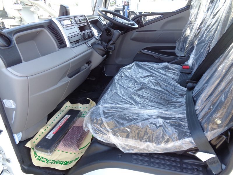 三菱 小型トラック 冷凍車低温 画像