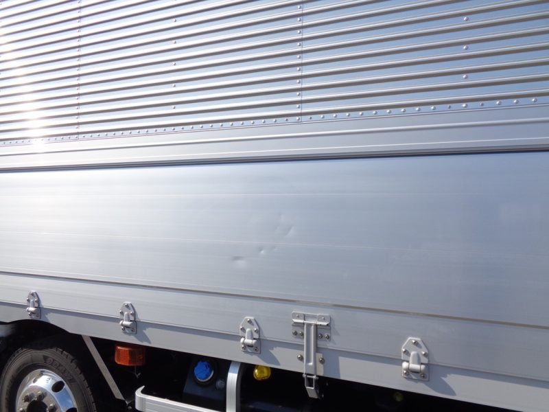 日産UD 大型トラック ウィングエアサスハイルーフ(鉄板張) 画像