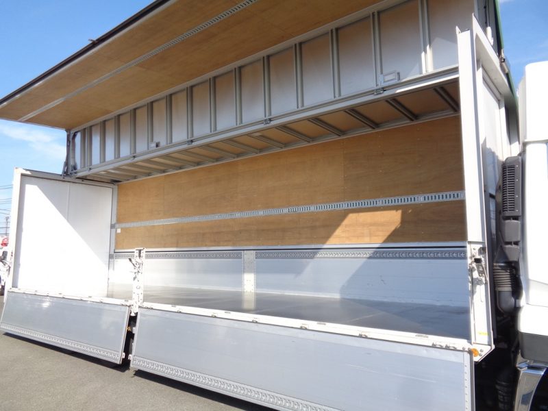 日産UD 大型トラック ウィングエアサスハイルーフ(鉄板張) 画像