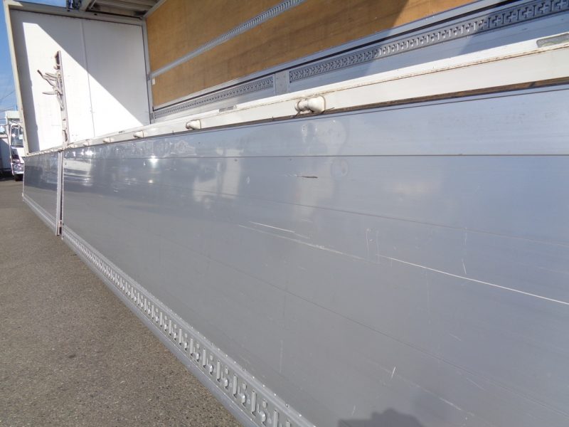 日産UD 大型トラック ウィングエアサスハイルーフ(鉄板張) 画像