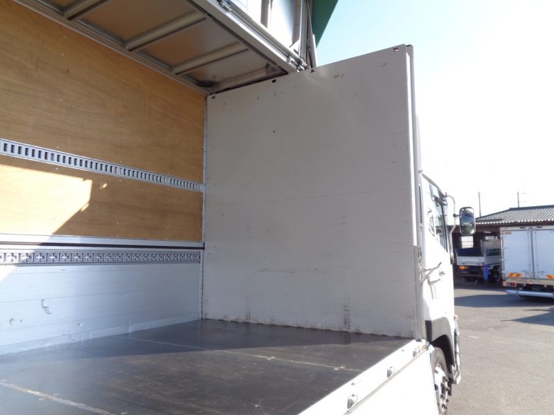 日産UD 大型トラック ウィングエアサスハイルーフ(鉄板張) 画像