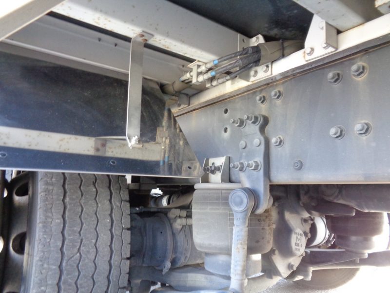 日産UD 大型トラック ウィングエアサスハイルーフ(鉄板張) 画像