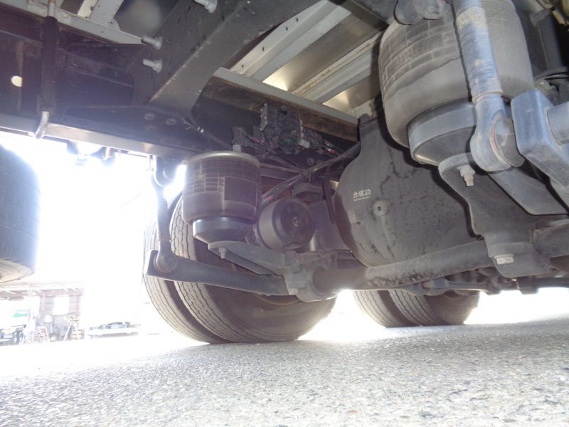 日産UD 大型トラック ウィングエアサスハイルーフ(鉄板張) 画像