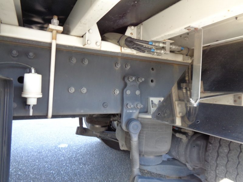 日産UD 大型トラック ウィングエアサスハイルーフ(鉄板張) 画像