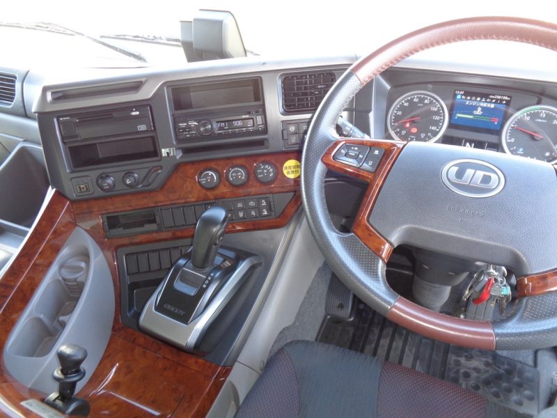 日産UD 大型トラック ウィングエアサスハイルーフ(鉄板張) 画像