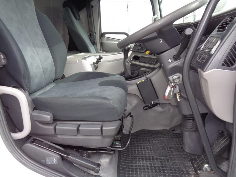 日産UD 大型トラック ダンプ土砂5.1m(リターダー付) 画像