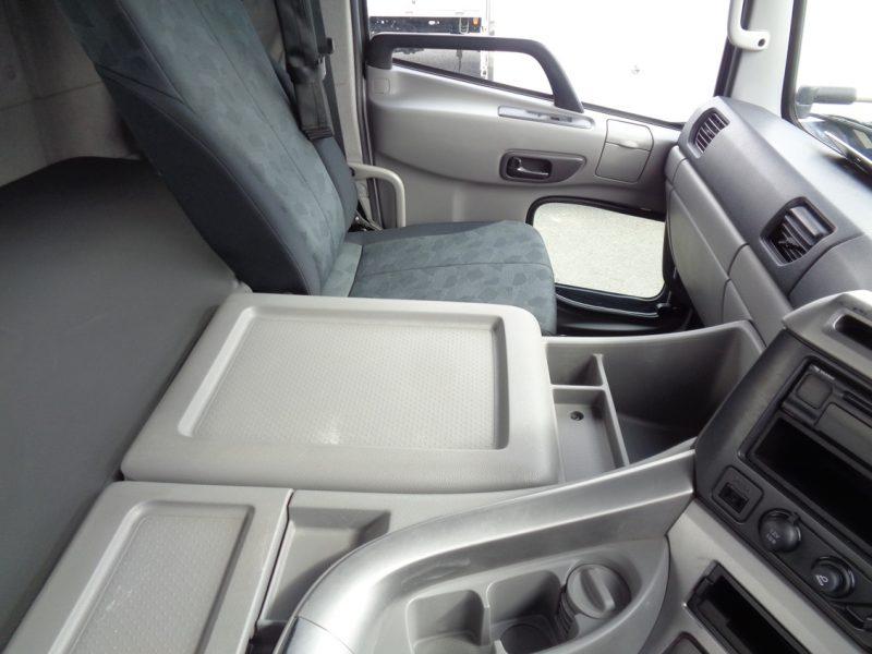 日産UD 大型トラック ダンプ土砂5.1m(リターダー付) 画像