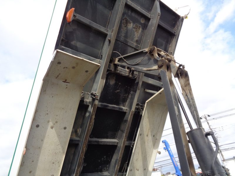 日産UD 大型トラック ダンプ土砂5.1m(リターダー付) 画像