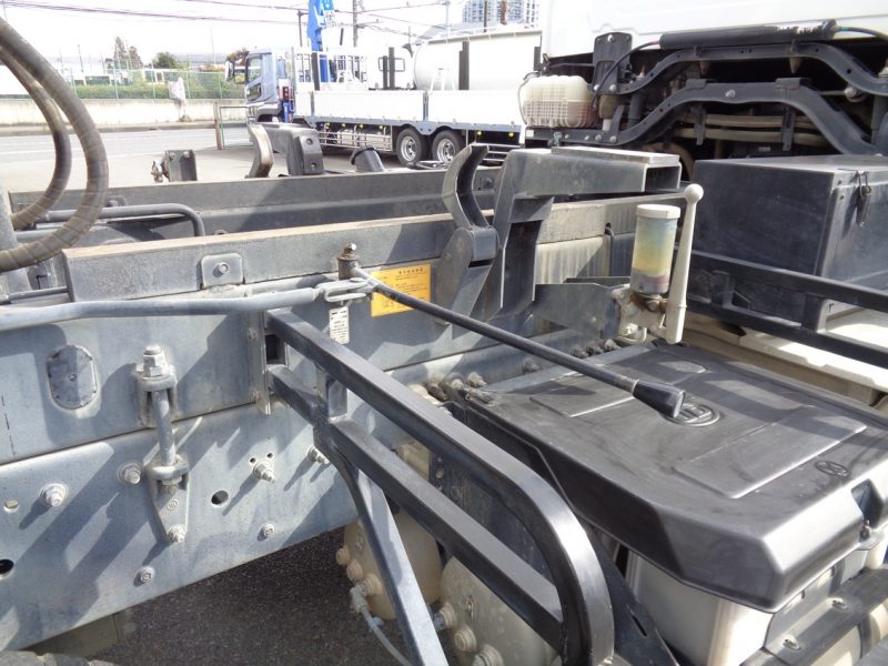 日産UD 大型トラック ダンプ土砂5.1m(リターダー付) 画像