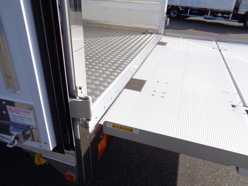 三菱 中型トラック 冷凍車ワイドエアサス格納PG付(スタンバイ付) 画像