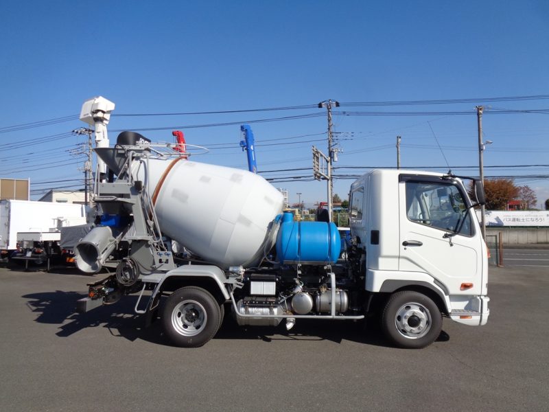 三菱 中型トラック ミキサー1.5m3カヤバ 画像
