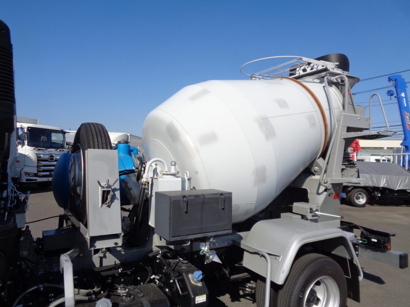 三菱 中型トラック ミキサー1.5m3カヤバ 画像