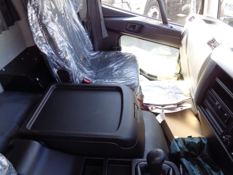 三菱 中型トラック ミキサー1.5m3カヤバ 画像