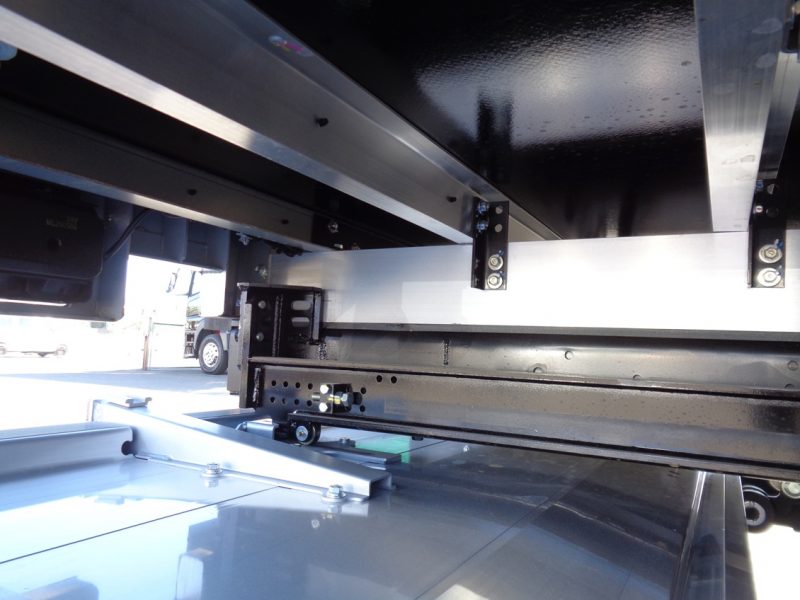 三菱 中型トラック 冷凍車ワイドエアサス格納PG付 画像