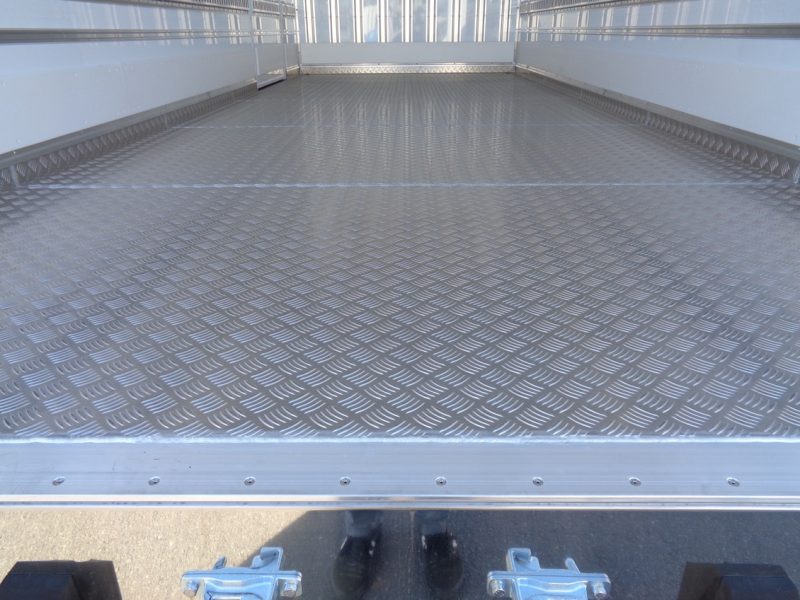 三菱 中型トラック 冷凍車ワイドエアサス格納PG付 画像