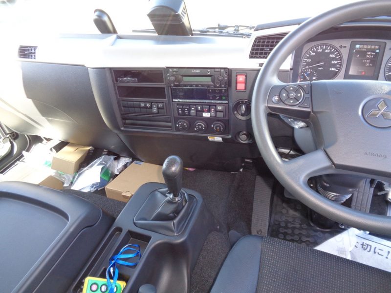 三菱 中型トラック 冷凍車ワイドエアサス格納PG付 画像