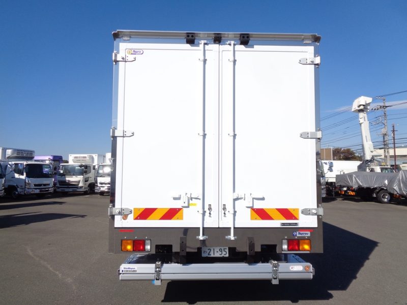 三菱 中型トラック 冷凍車ワイドエアサス格納PG付 画像