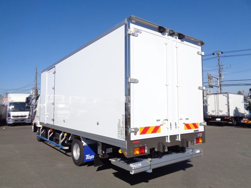 三菱 中型トラック 冷凍車ワイドエアサス格納PG付 画像