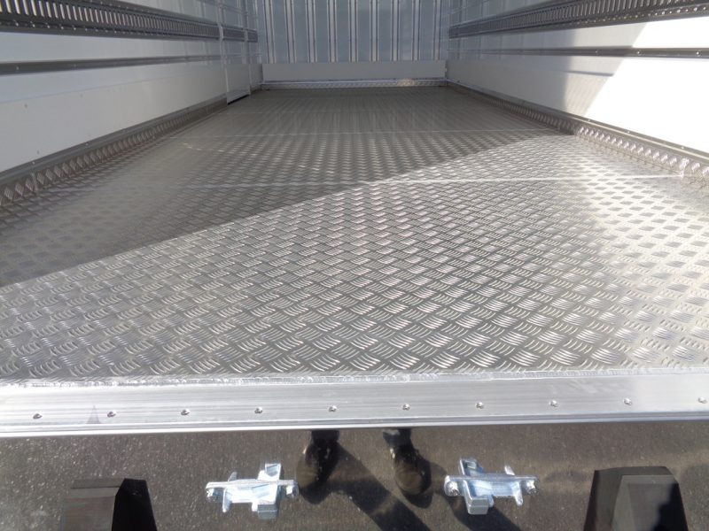 三菱 中型トラック 冷凍車ワイドエアサス格納PG付 画像