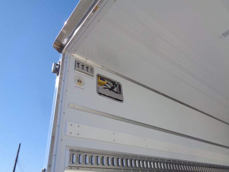 三菱 中型トラック 冷凍車ワイドエアサス格納PG付 画像