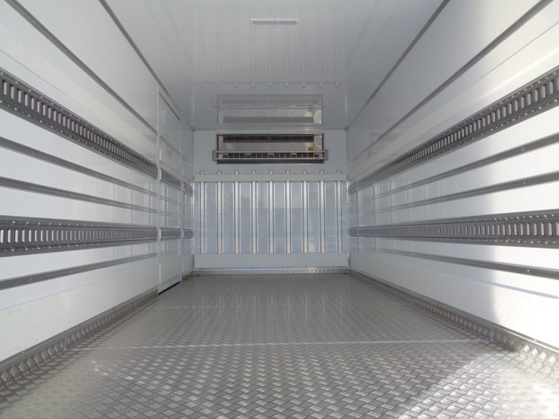 三菱 中型トラック 冷凍車ワイドエアサス格納PG付 画像