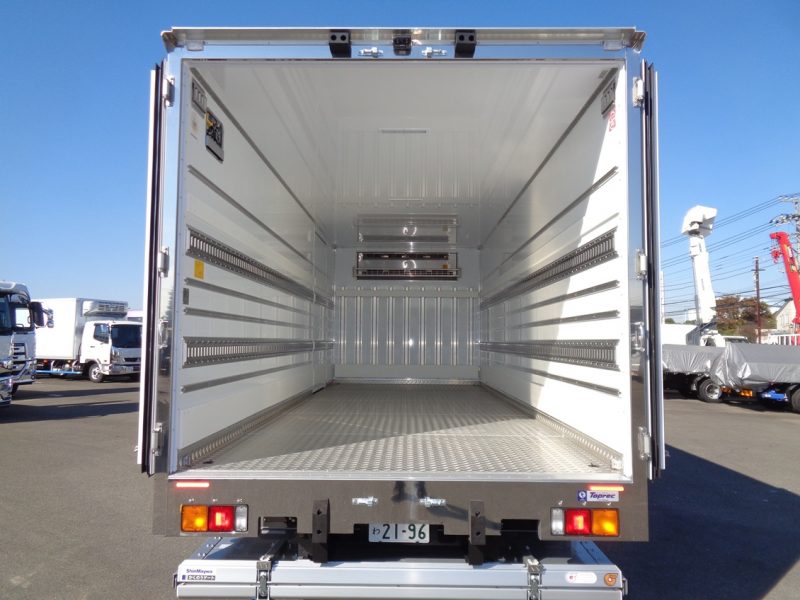 三菱 中型トラック 冷凍車ワイドエアサス格納PG付 画像