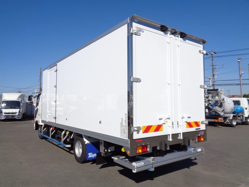 三菱 中型トラック 冷凍車ワイドエアサス格納PG付 画像