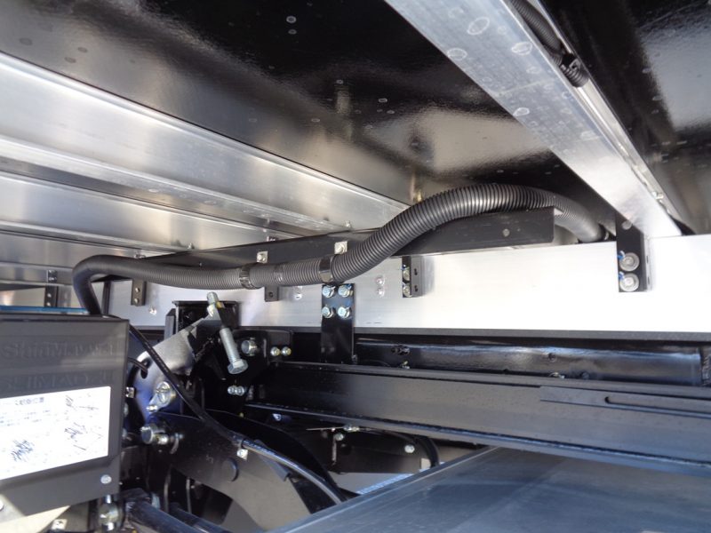 三菱 中型トラック 冷凍車ワイドエアサス格納PG付 画像