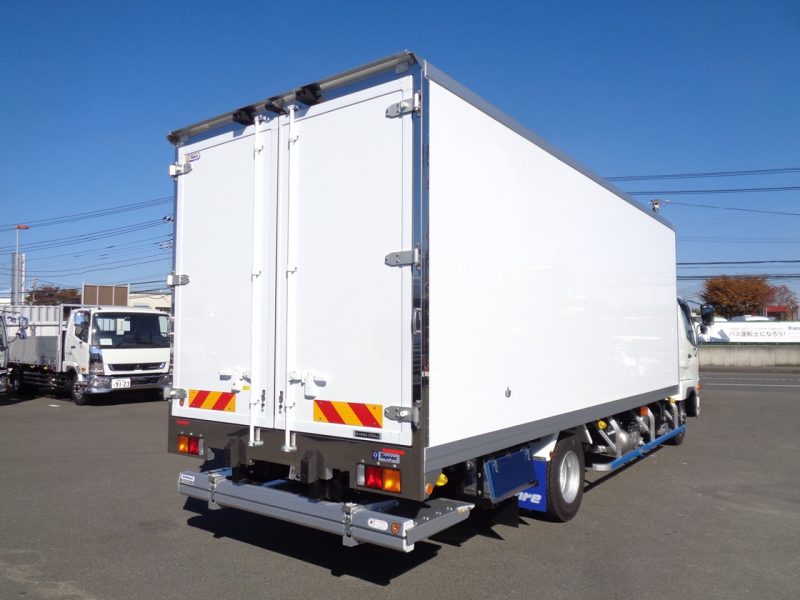 三菱 中型トラック 冷凍車ワイドエアサス格納PG付 画像