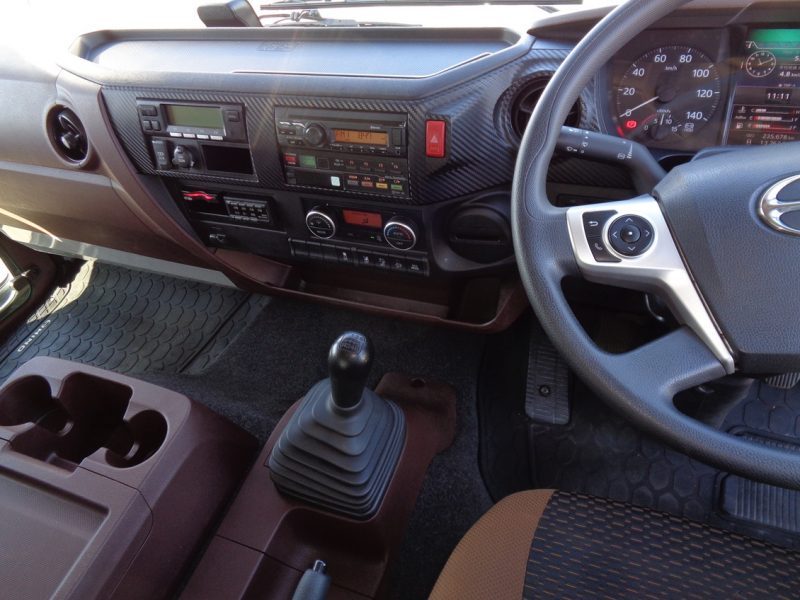 日野 中型トラック 冷凍車ワイドエアサス格納PG付 画像