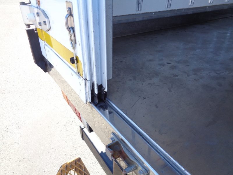 いすゞ 小型トラック 冷凍車中温(ワイド・ロング)スムーサー 画像