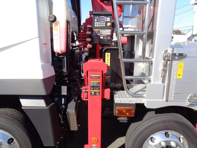 三菱 大型トラック ユニック4段エアサス(12.7t)8.74mフジタボデー 画像