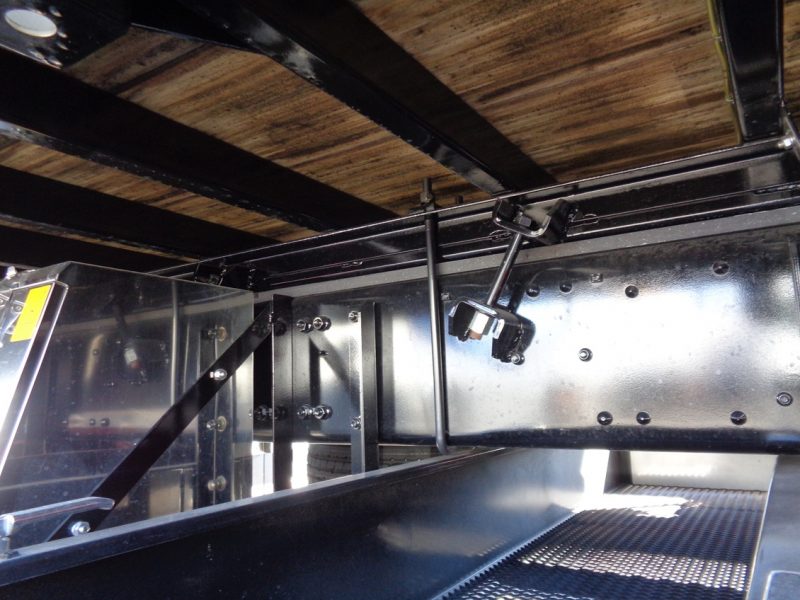 三菱 大型トラック ユニック4段エアサス(12.7t)8.74mフジタボデー 画像