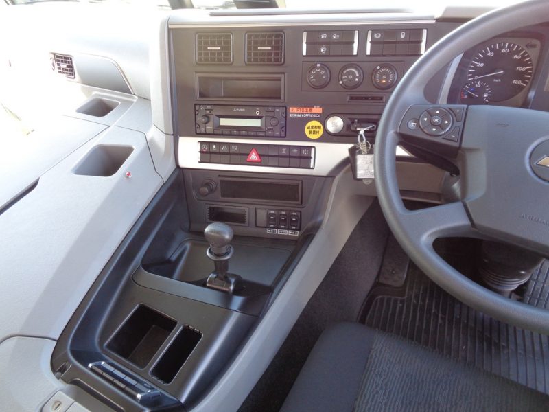 三菱 大型トラック ユニック4段エアサス(12.7t)8.74mフジタボデー 画像