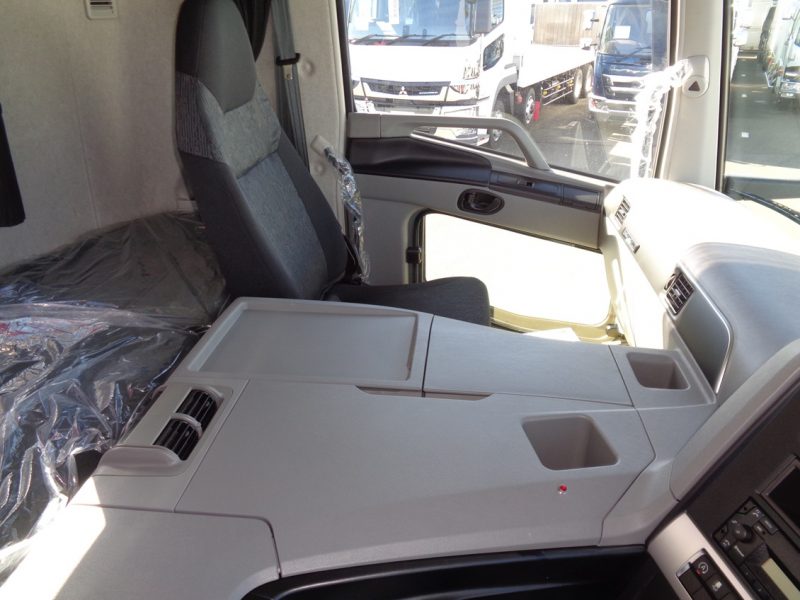 三菱 大型トラック ユニック4段エアサス(12.7t)8.74mフジタボデー 画像