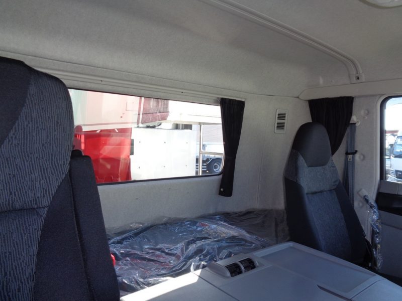 三菱 大型トラック ユニック4段エアサス(12.7t)8.74mフジタボデー 画像