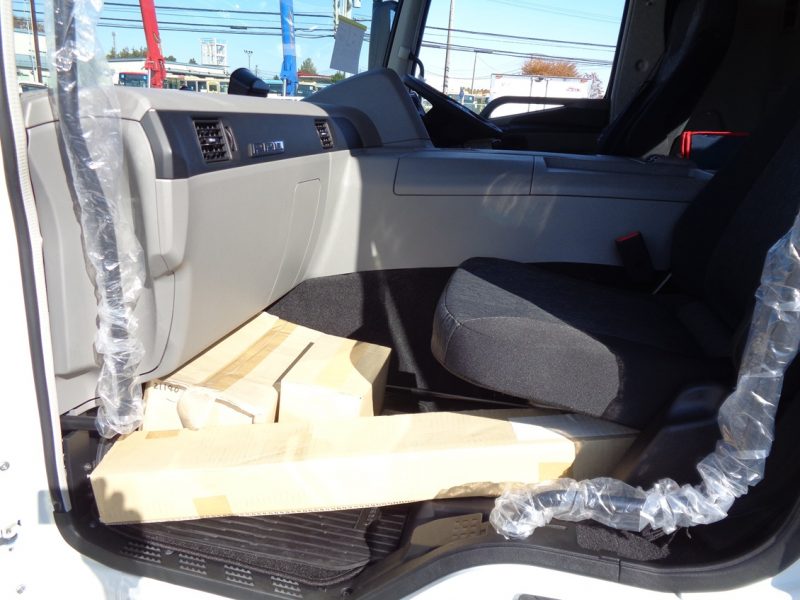 三菱 大型トラック ユニック4段エアサス(12.7t)8.74mフジタボデー 画像