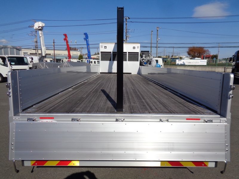 三菱 大型トラック ユニック4段エアサス(12.7t)8.74mフジタボデー 画像