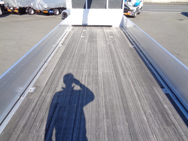 三菱 大型トラック ユニック4段エアサス(12.7t)8.74mフジタボデー 画像