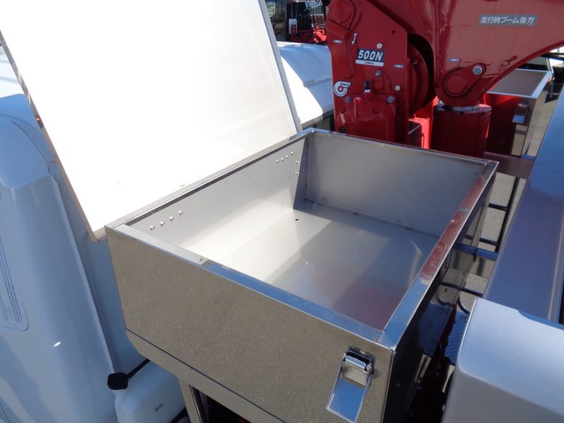 三菱 大型トラック ユニック4段エアサス(12.7t)8.74mフジタボデー 画像