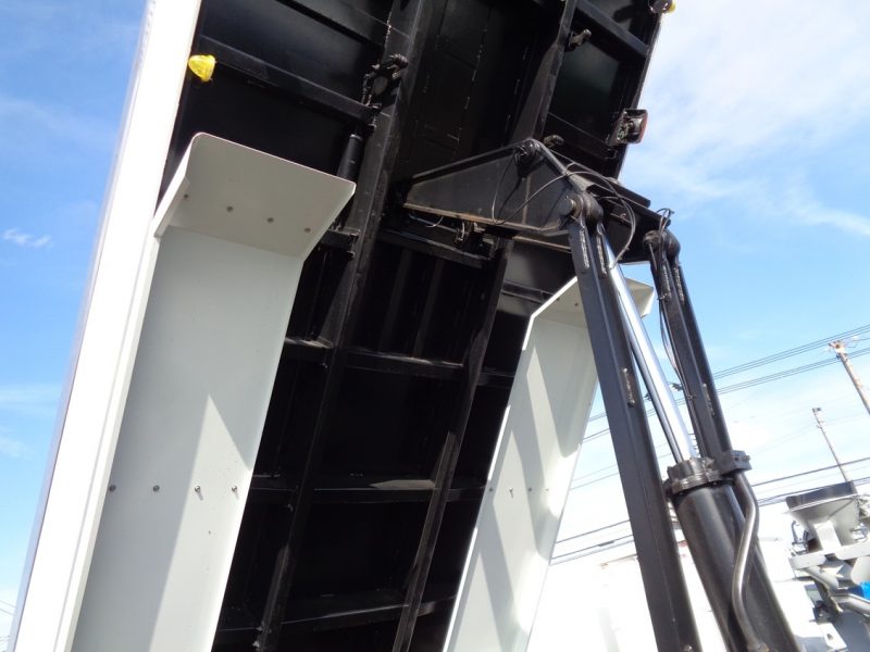 三菱 大型トラック ダンプ土砂5.3m 画像