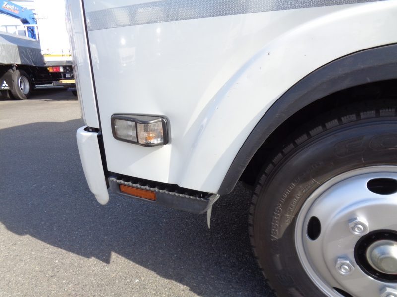 いすゞ 小型トラック 冷凍車中温(ワイド・ロング)加温付スムーサー 画像