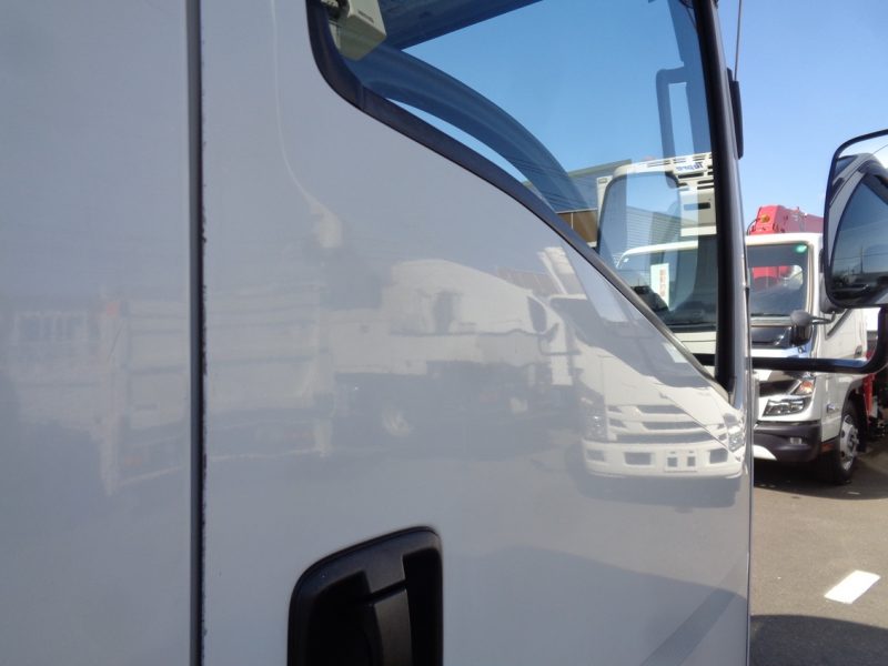 いすゞ 小型トラック 冷凍車中温(ワイド・ロング)加温付スムーサー 画像