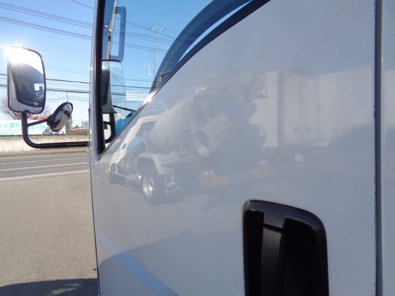 いすゞ 小型トラック 冷凍車中温(ワイド・ロング)加温付スムーサー 画像