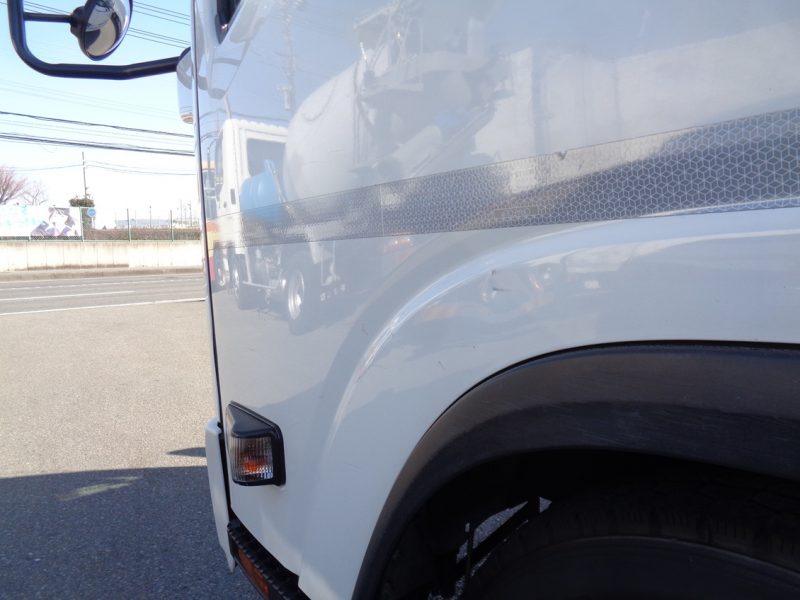 いすゞ 小型トラック 冷凍車中温(ワイド・ロング)加温付スムーサー 画像